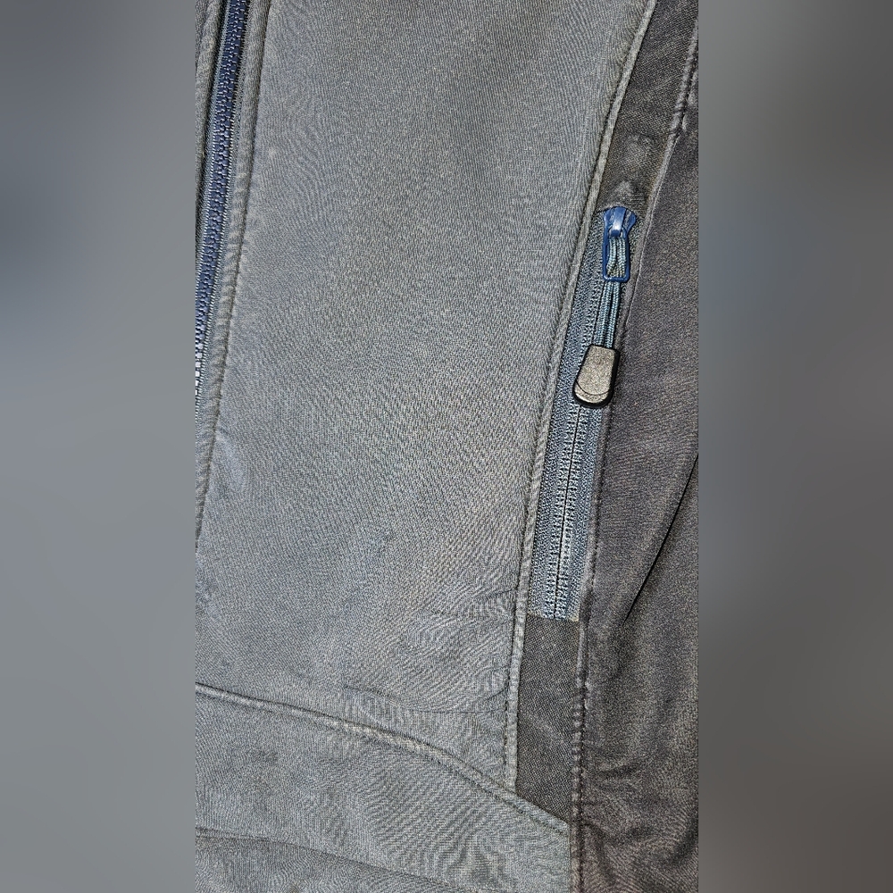 Arc'teryx Two-Tone Blue and Black Vest - Picture 5 of 14